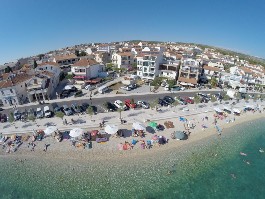 Beachfront Apartments Villa Sisa Primošten Eksteriør bilde