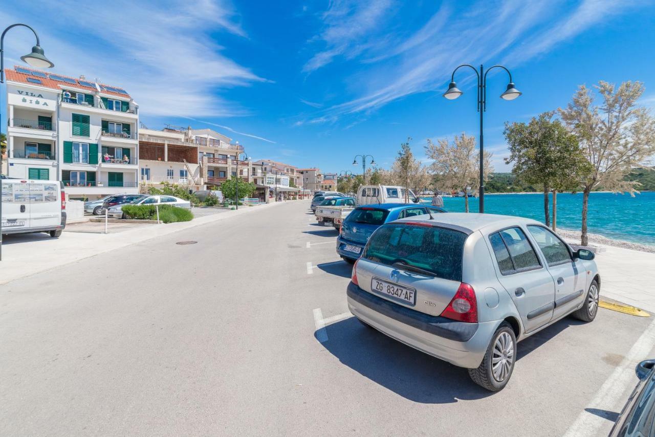 Beachfront Apartments Villa Sisa Primošten Eksteriør bilde