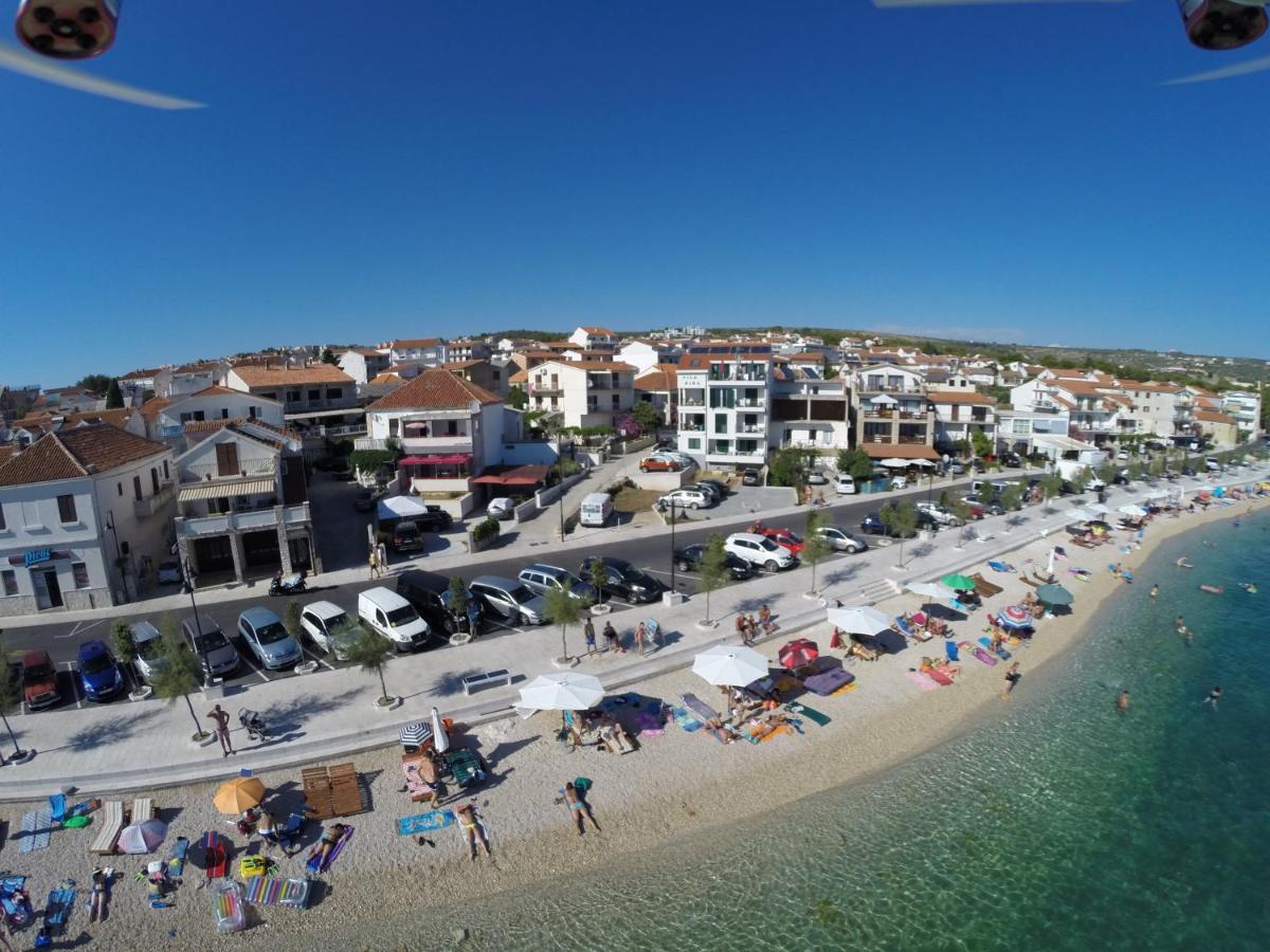 Beachfront Apartments Villa Sisa Primošten Eksteriør bilde